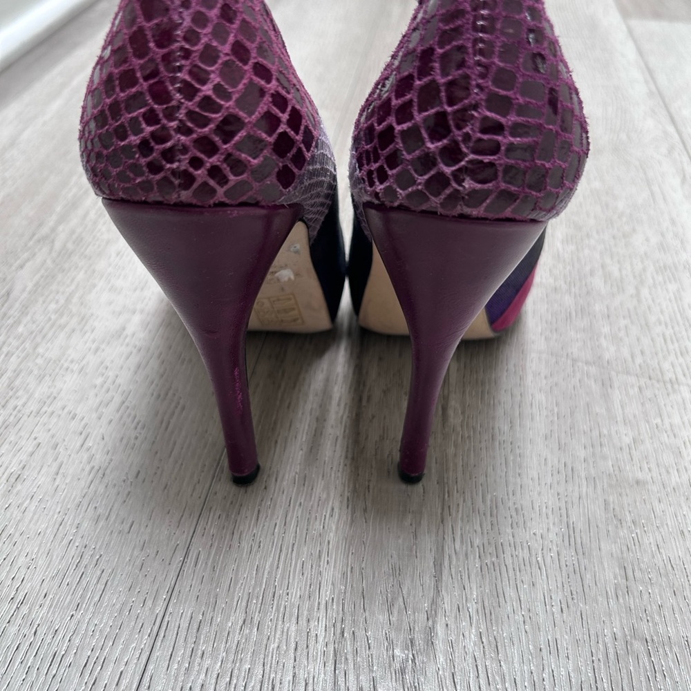 Aldo Purple Patch Heels. Size 6 - image 2